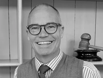 Hayden Foster MRICS FAAV FARLA image